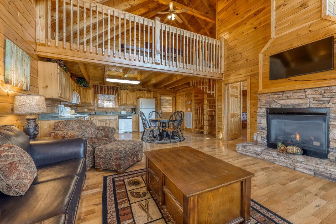 Elegant Escape Villa Pigeon Forge Exterior photo