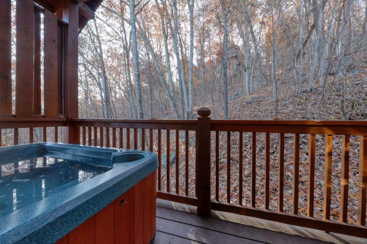 Elegant Escape Villa Pigeon Forge Exterior photo